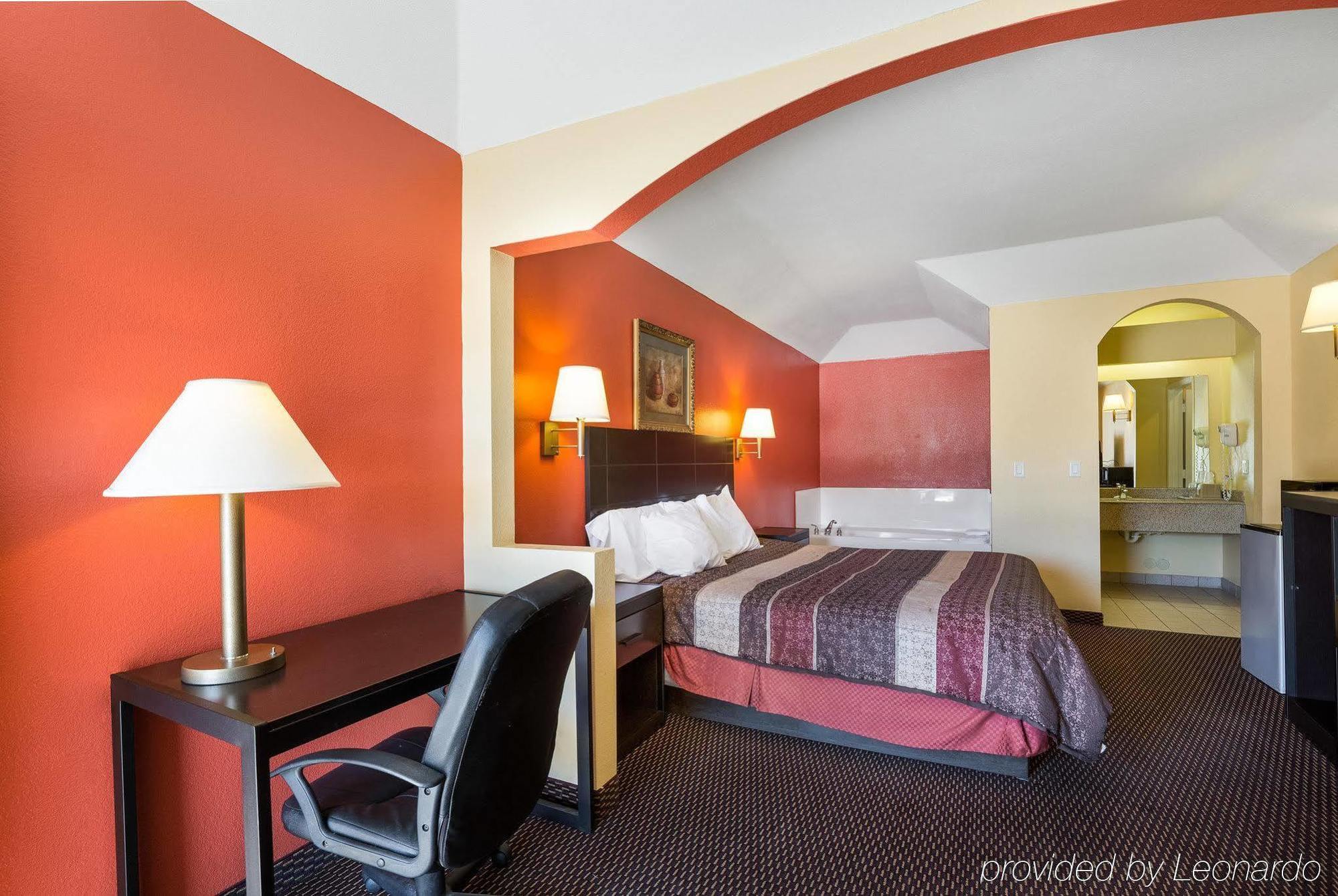 Rodeway Inn & Suites Humble Extérieur photo
